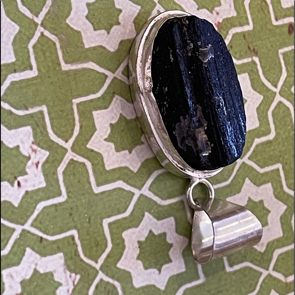 Natural Rough Black Tourmaline Oval Sterling Silver Plated Pendant – New - Picture 3 of 6
